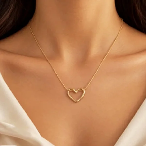 Viral Heart Gold Minimalist Necklace