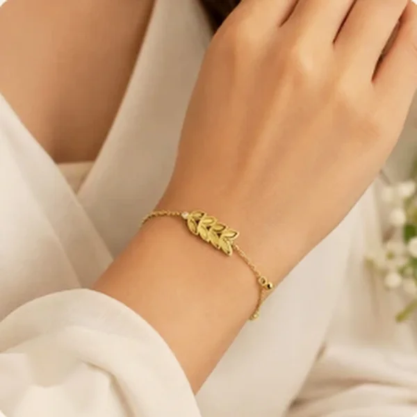 Contemporary Lightweight 916 Bangles