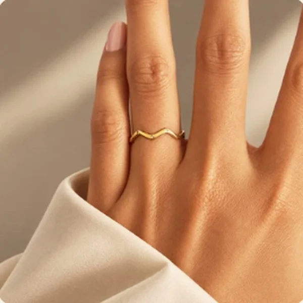 Starlight Wave Gold Band